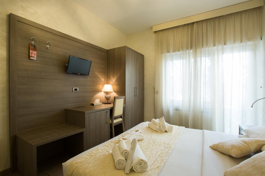 Bed and Breakfast Relais Tiburtina Рим Екстер'єр фото