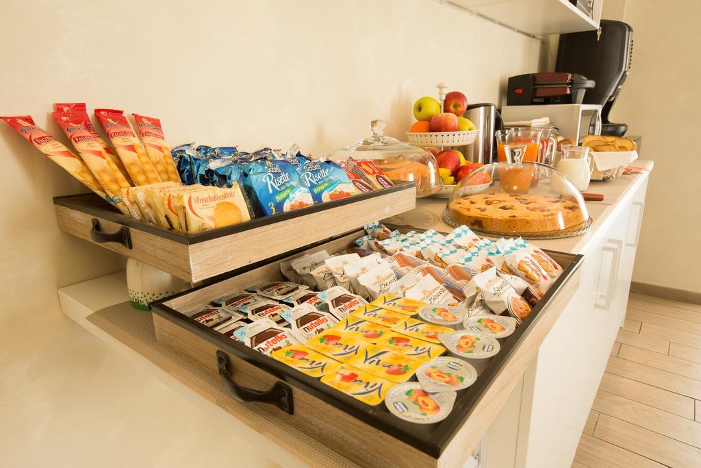 Bed and Breakfast Relais Tiburtina Рим Екстер'єр фото